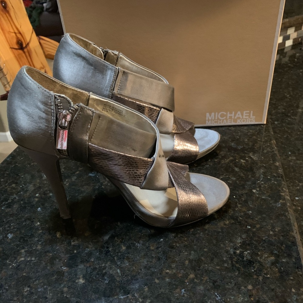 MK heels